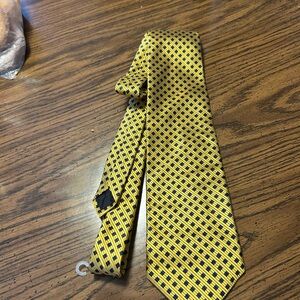 Brooks Brothers Yellow and Navy Geometric Tie